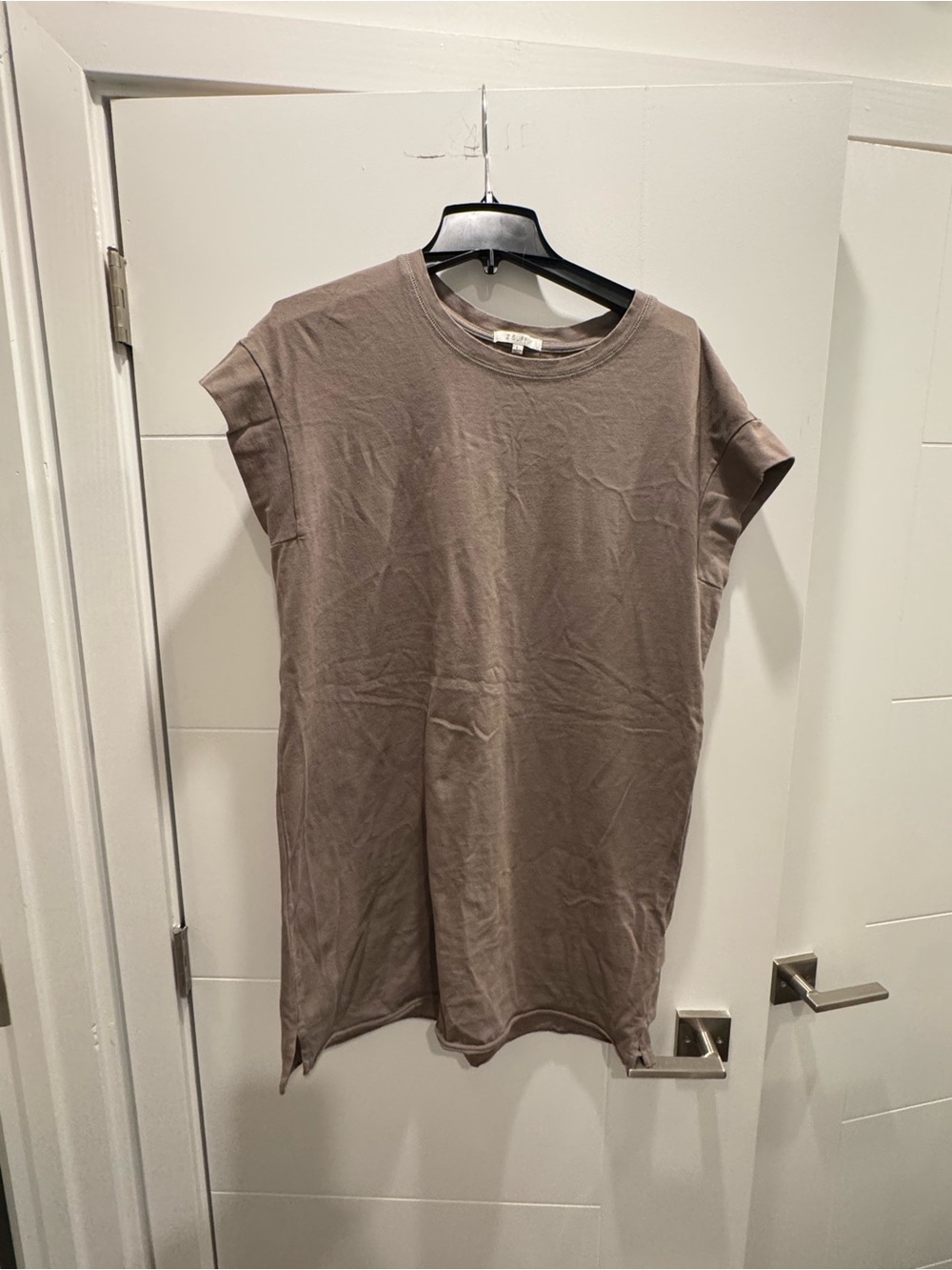 Relaxed Short-Sleeve Women's Top in Taupe